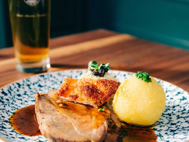 Herrschaftszeiten - Das Paulaner im Tal