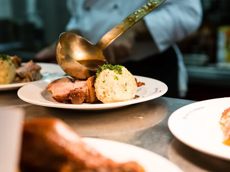 Weisses Bräuhaus im Tal