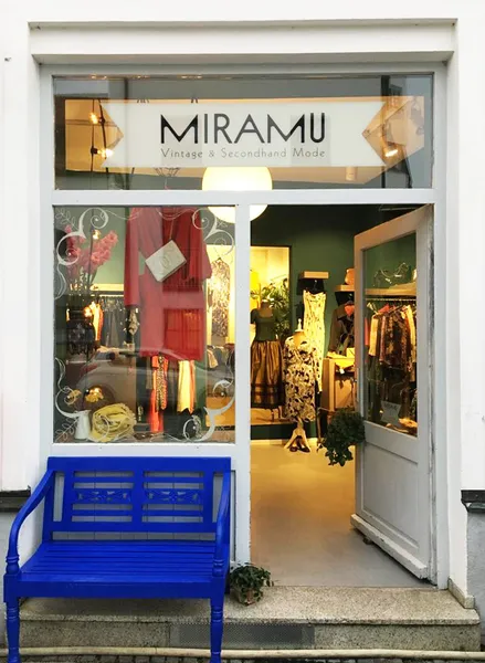 Miramu Vintage Clothes & Coffee