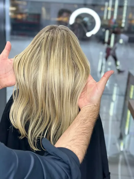 Friseur Omer's Hair im Forum Bogenhausen Balayage