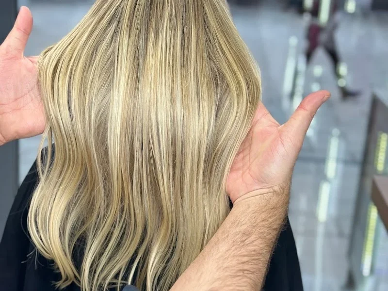 Friseur Omer's Hair im Forum Bogenhausen Balayage