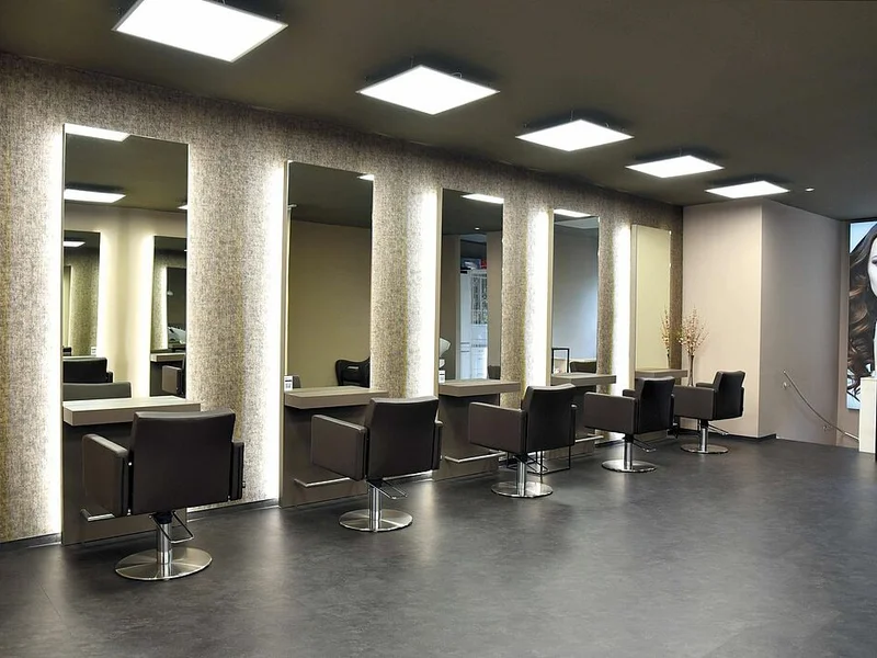 Nesrin Private Hairlounge - Friseur München Pasing - Balayage - Blond & Extensions