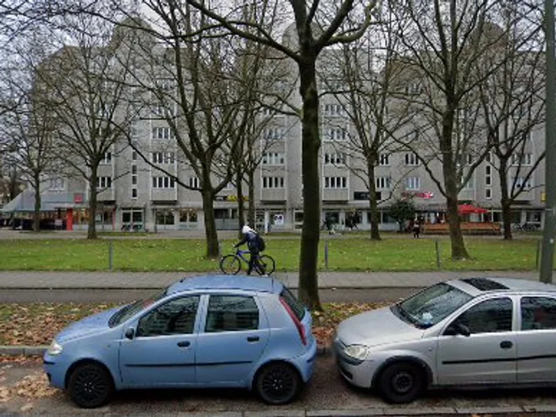 La Coiffeur & Cosmetic