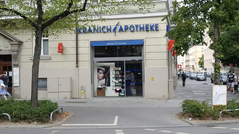 Kranich Apotheke am Rotkreuzplatz