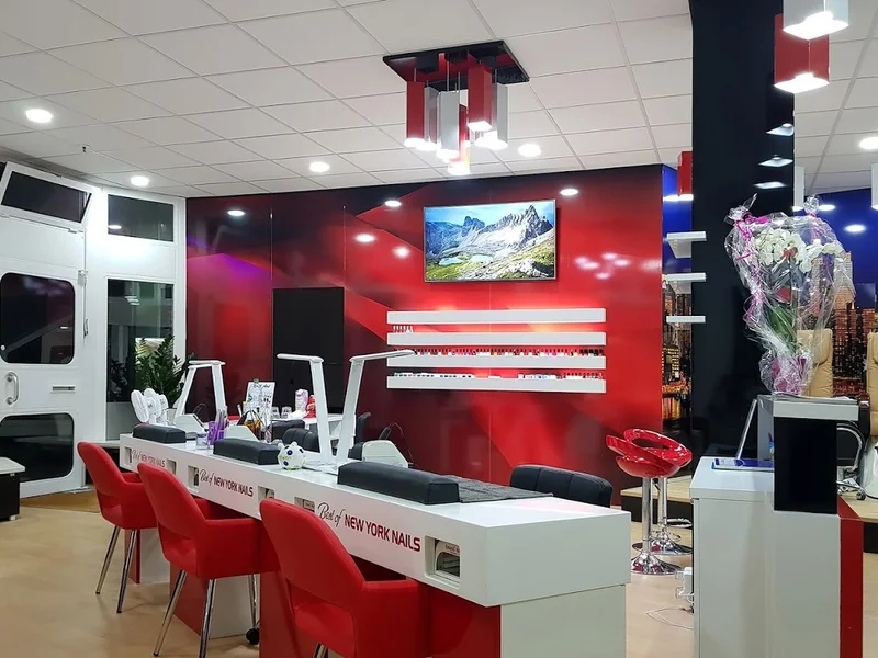 Best of New York Nails / Maniküre Pediküre Wimpernverlängerung Nail Art - München