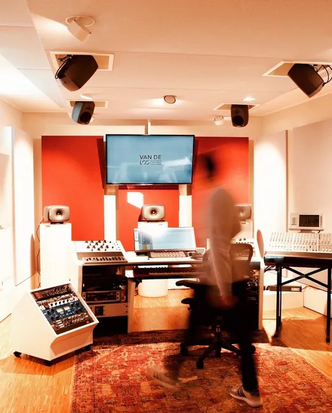 van de Loo Studios