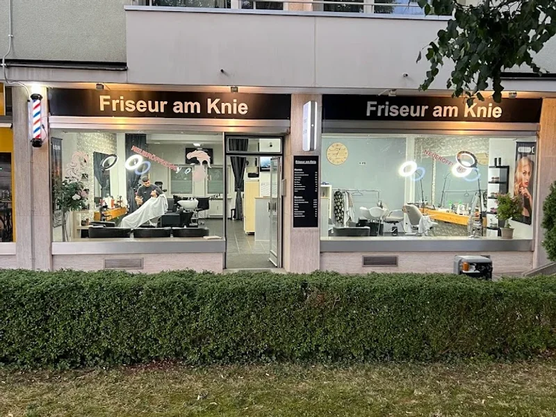 Friseur am Knie