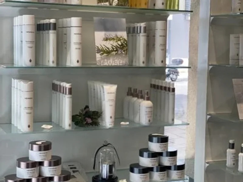 Nesrin Private Hairlounge - Friseur München Pasing - Balayage - Blond & Extensions