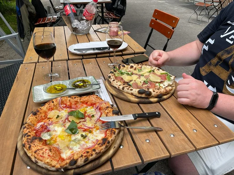 LUCKY PIZZA Olympiapark