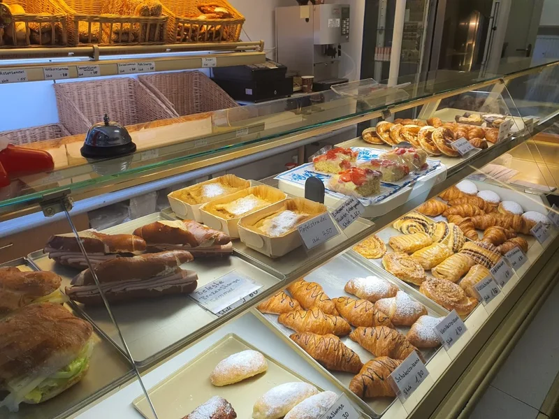 Backstube & Cafe "Le petit"