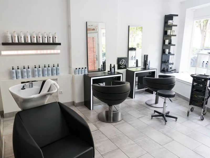 MONIKA GLOGNER - FRISUREN