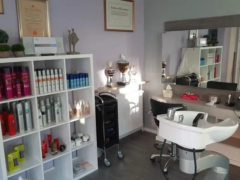 INstyle professional hairdressers - Simmet Friseure