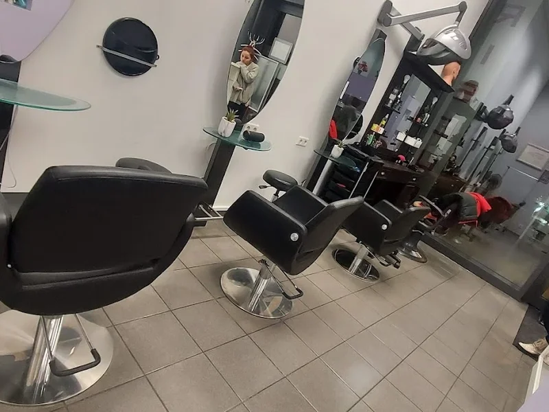 INstyle professional hairdressers - Simmet Friseure