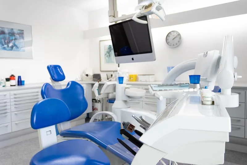 Zahnarztpraxis Dr. Christian Salfer - München