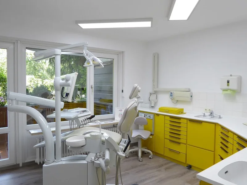 Frau Dr. med. dent. Anita Jauck