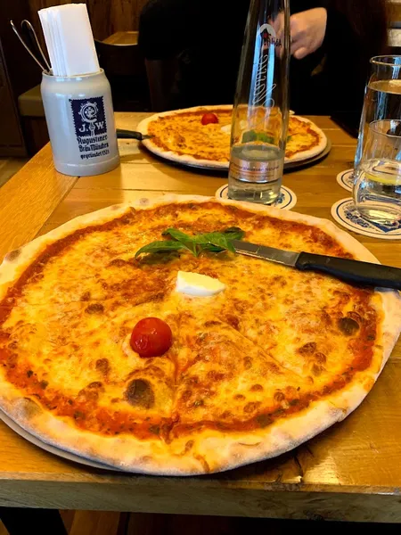 Jaqoub's Steinofenpizza München