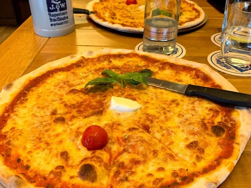 Jaqoub's Steinofenpizza München