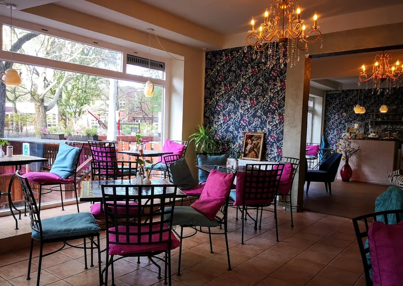 Caspars Café & Bistro