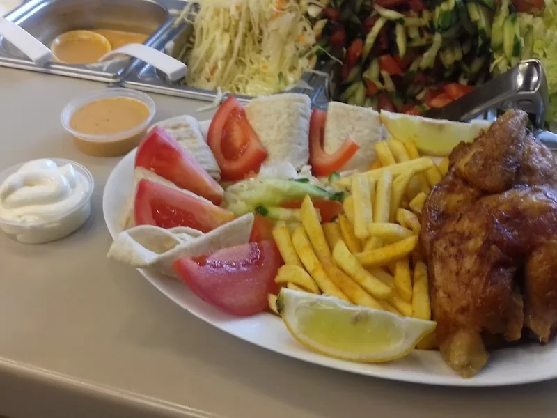 Mina Imbiss (S-Bahnhof Wilhelmsburg)