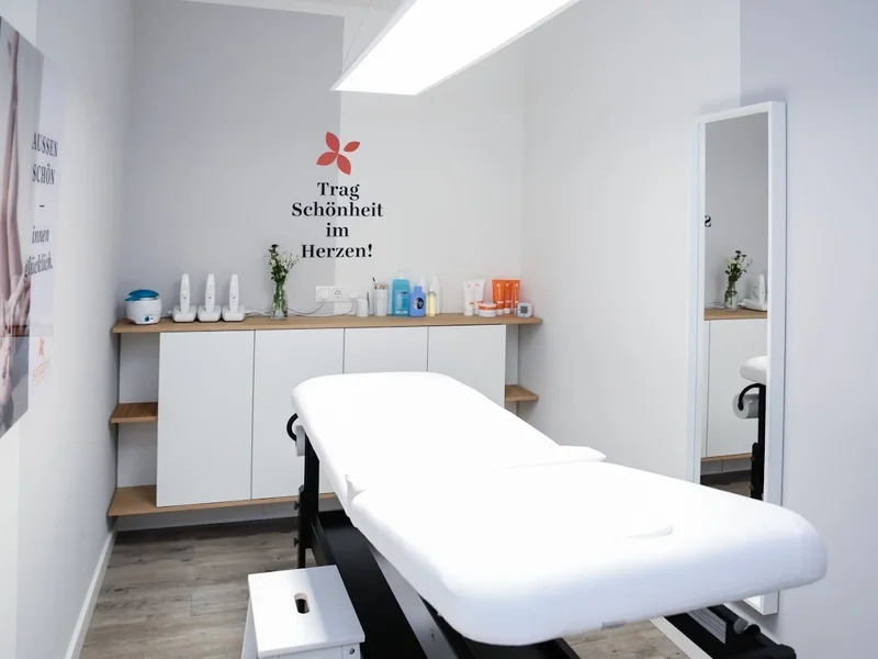 Senzera - Waxing, Sugaring & Kosmetikstudio in München Giesing