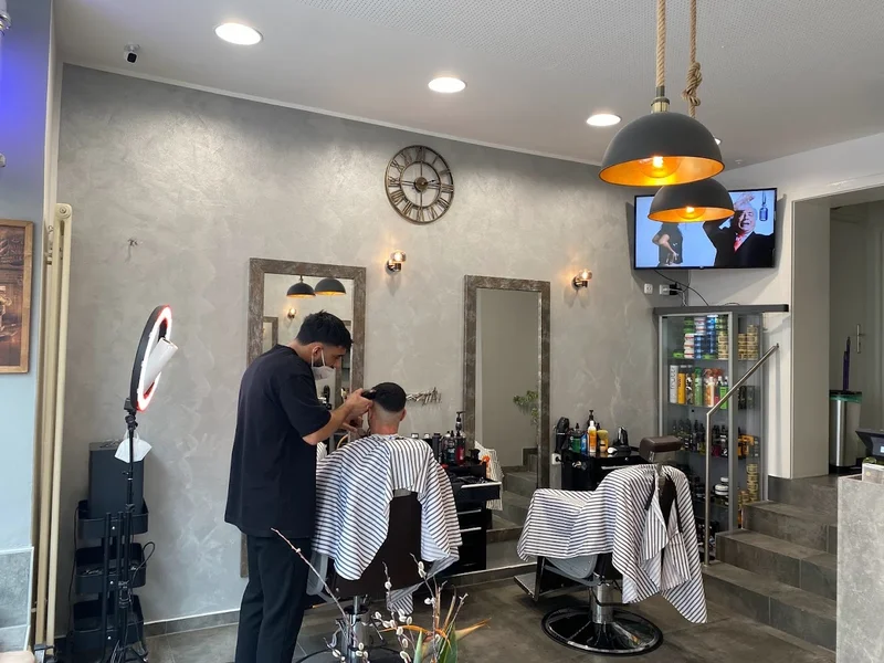 Royal D Barber Shop & Frauen Salon