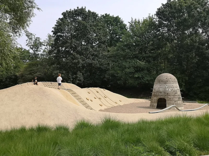 Spielplatz "Wüstenwellen"