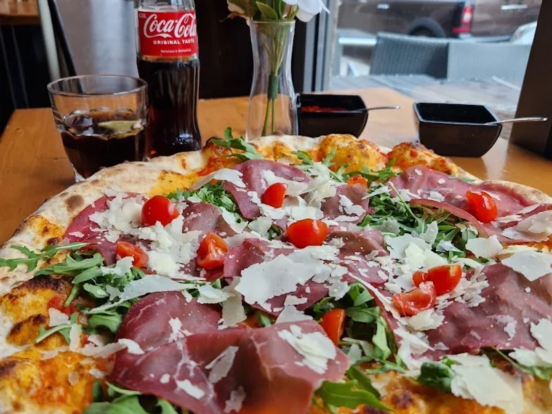 Mentor's Holzofenpizza Restaurant Bar