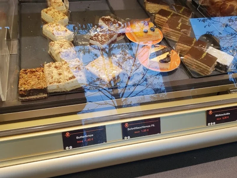 Sauerbruchstraße Großhadern - Rackls Backstubn