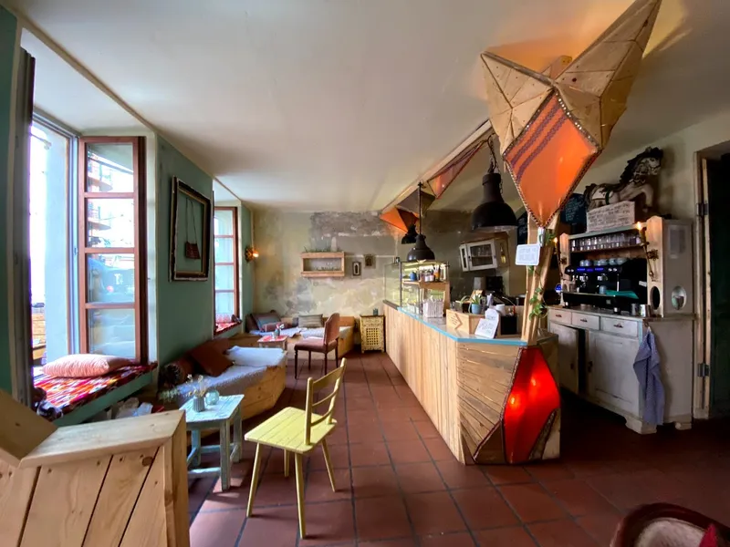 Cafe Lozzi