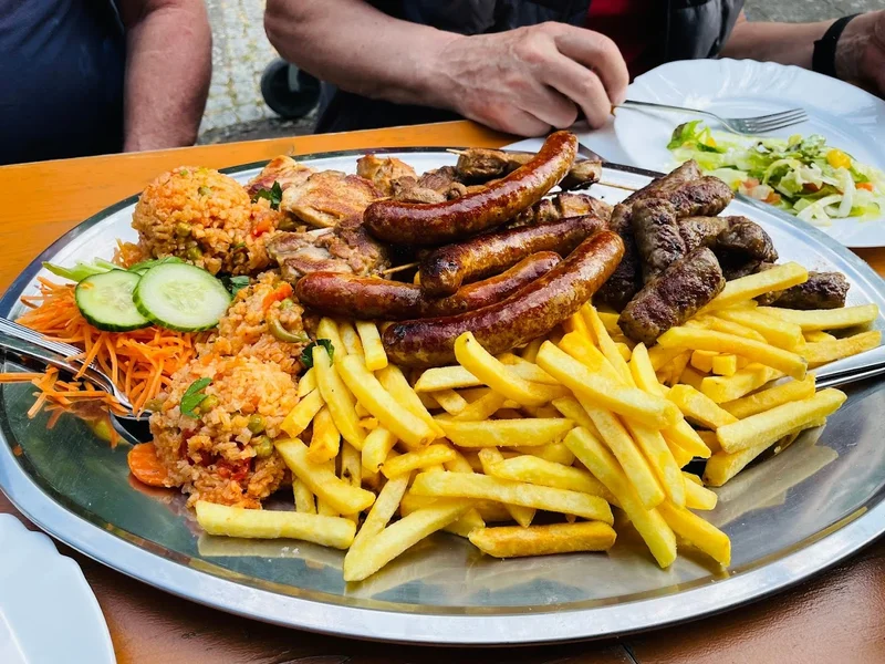 Am Hedernfeld - Sportgaststätte bei Elvis