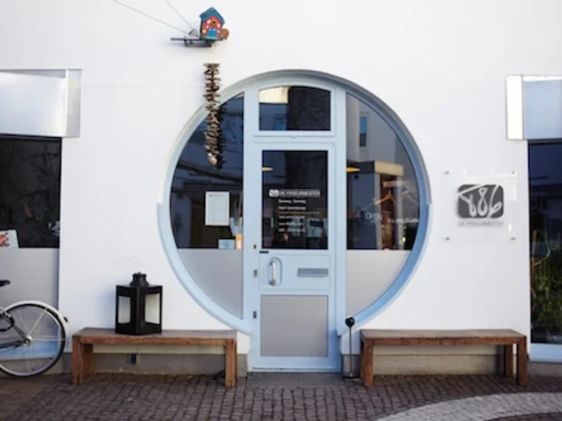 Uwe Wittbrodt Die Friseurmeisterinnen