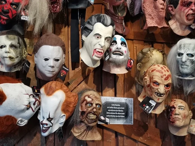 Cutglass Piercing Studio