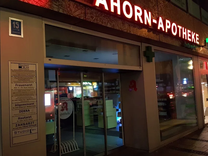 Ahorn-Apotheke im Zentrum