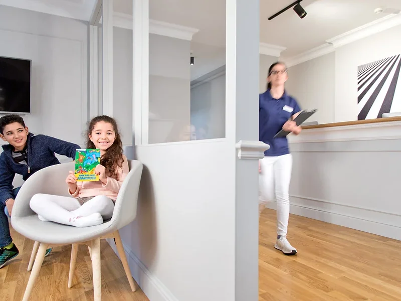 Zahnärzte im Almeida-Palais