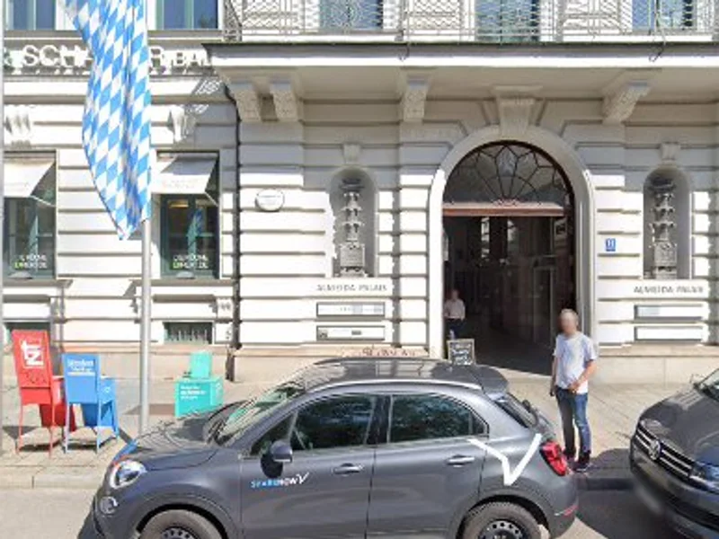 Dr.med. Nikolaus FISCHER