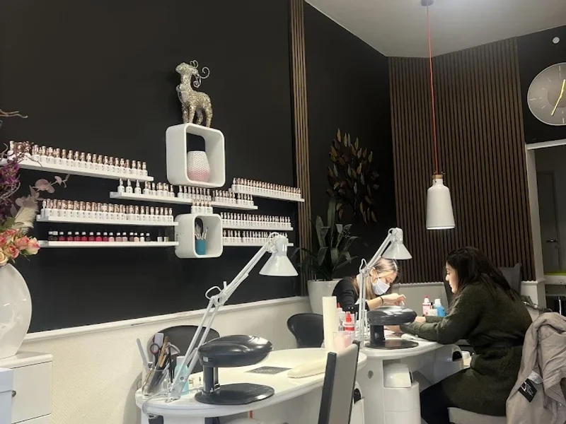 Black & White Nagelstudio Augustenstraße