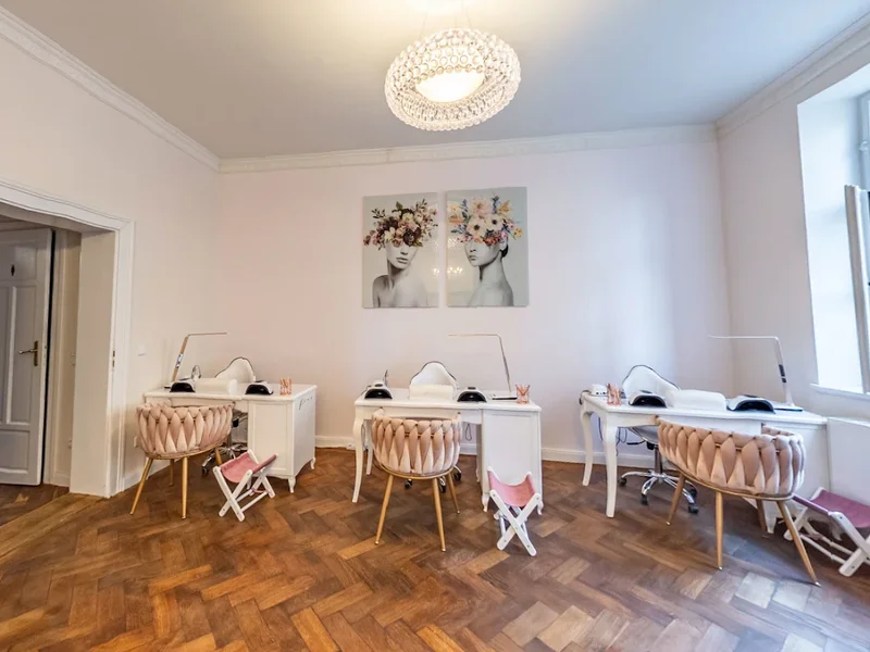 Tiara GmbH - Nails and Beauty München