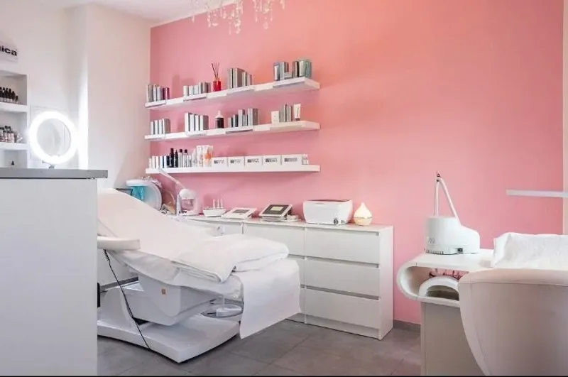 Kosmetikstudio Gina Selmani | Daarentfehaarentfernung & Radiofrequenz- Microneedling München