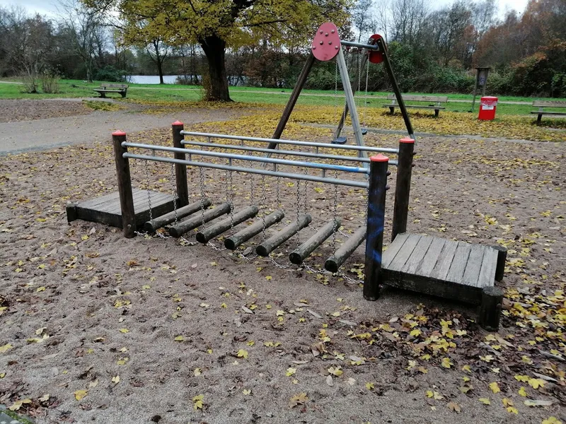 Spielplatz am Rückhaltebecken