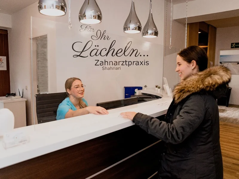 Mahmood Shahriari, Zahnärzte am Käkenflur