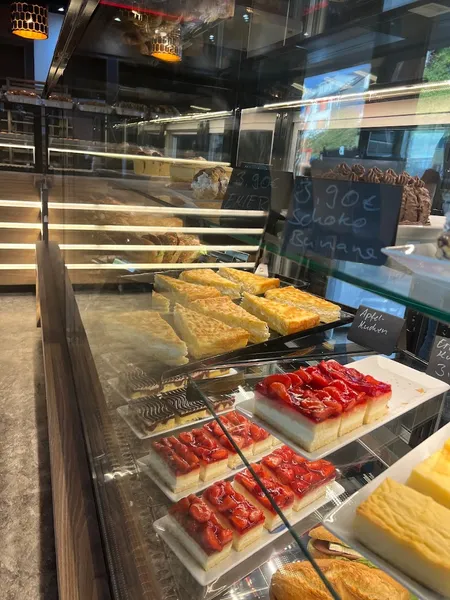 Istanbul - Backwaren und Eiscafé