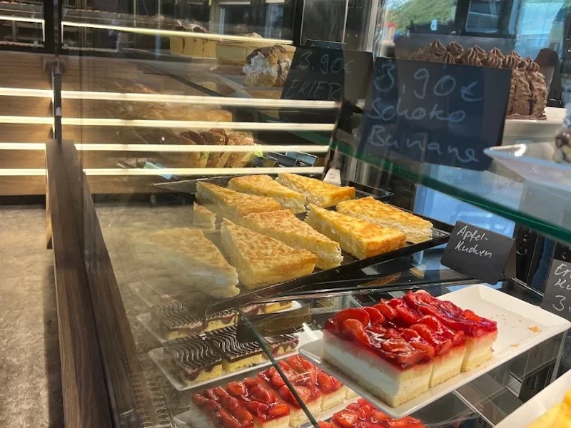 Istanbul - Backwaren und Eiscafé