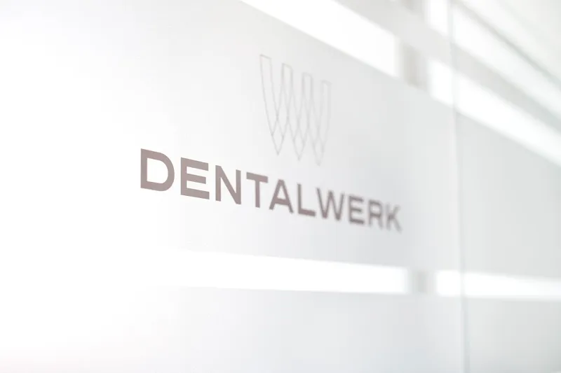 DENTALWERK - Fachzahnärztliche Praxisklinik Wandsbek Marienthal - Zahnarzt