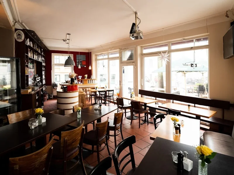 Café Olé Ottensen Weinhandel & Bistro