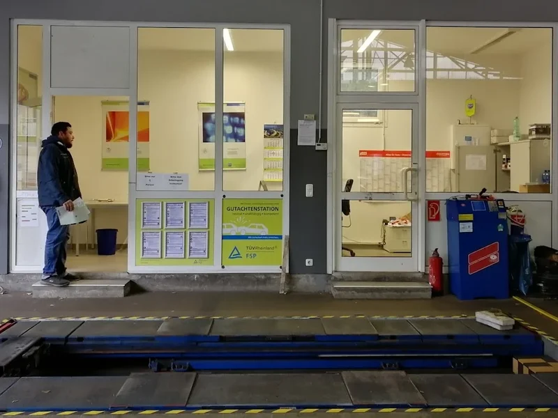 FSP-Fahrzeug-Sicherheits- prüfung Leitung u. Service