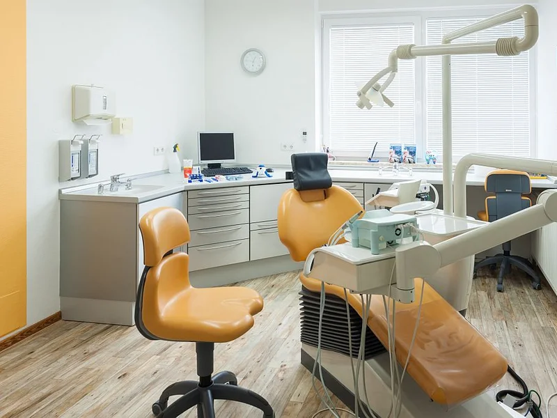 ZAHNÄRZTIN - Dr. Uta von Bröckel