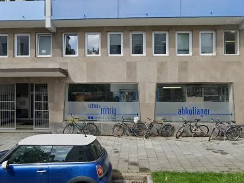 Frau Dr. Claudia Paul