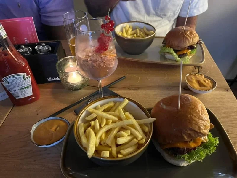 Forty Four Burger & Bar