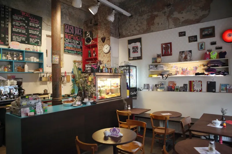Kandie Shop - Specialty Coffee & Vegan-Friendly Café