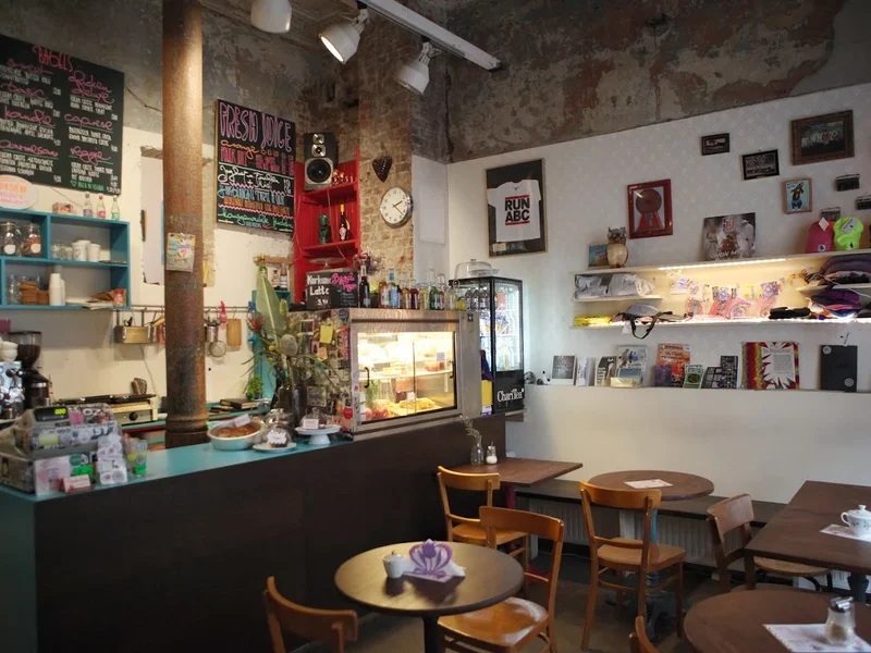 Kandie Shop - Specialty Coffee & Vegan-Friendly Café